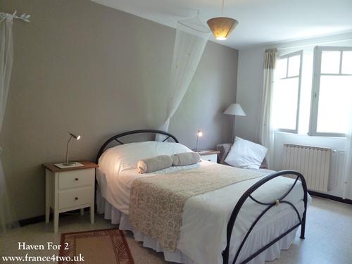Large bedroom views over lake